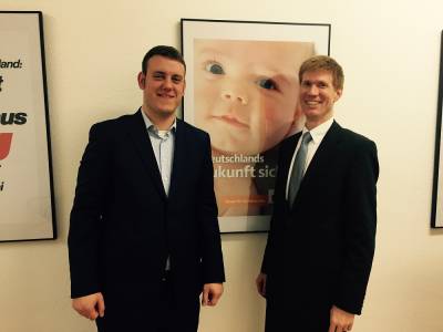 Patrick Liesener und Roman Simon gemeinsam bei der B�rgersprechstunde am 5.11.2015