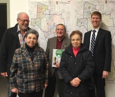 Mitglieder der Senioren-Union Tempelhof-Sch�neberg und Roman Simon