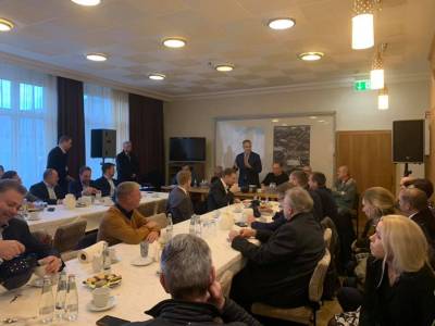 Erste Fraktionssitzung des Jahres in den Rumlichkeiten der STASI-Zentrale.