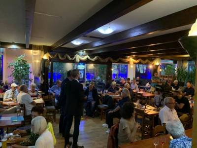 Abschluss der Nah Dran-Tour in Lichtenrade beim abendlichen Brgerdialog.