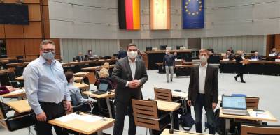 Heute Sitzung des Hauptausschusses mit Einhalten der Abstandsreglungen im Plenarsaal des Abgeordnetenhauses mit Stephan Schmidt, Heiko Melzer Christian Goiny, MdA und Andreas Statzkowski 
