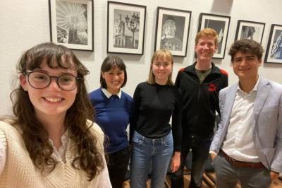 Glckliche Gesicher beim Landesfachausschuss Junge Politik der CDU Berlin nach klasse Vortrag mit guten Impulsen von Hannah Nicklas (Deutsches Kinderhilfswerk e.V.) zum Thema Kinderarmut in Deutschland  (31.05.22)