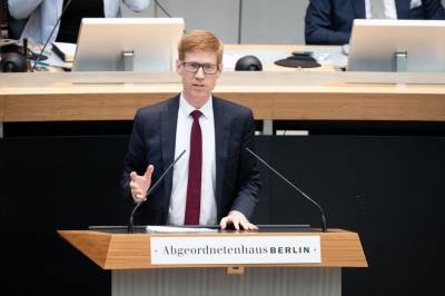 In der Debatte zum Einzelplan Bildung, Jugend und Familie des Haushalt 2022/23 gehen mit Katharina Gnther-Wnsch, unserer bildungspolitischen Sprecherin, und mir zwei Redner der CDU-Fraktion Berlin ans Rednerpult (23.06.22)