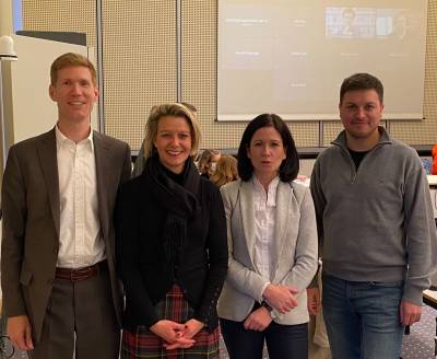 Heute Sondersitzung AS Bildung,Jugend & Familie des Abgeordnetenhauses von Berlin
,da rot-grn-rot bei Digitalisierung Schulen nicht vorwrts kommt.Besprechungspunkt CDU-Fraktion Berlin
 lautet deshalb 