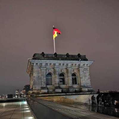 Ein paar Impressionen aus dem Deutschen Bundestag mit der CDU Friedenau. Erst am 30. Oktober 1991 beschloss der ltestenrat des Bundestages, dass der alte Reichstagsbau von Paul Wallot aus dem Jahr 1894 wieder zum Parlamentssitz fr ganz Deutschland werden sollte. 