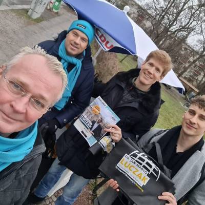 Mit dem Team am 22.01, bei wesentlichen w�rmeren Temperaturen, f�r die Wiederholungswahl f�r den Bundestag vor Ort. 