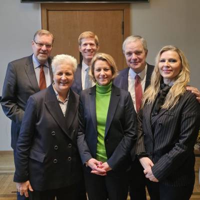 Am 18. Februar 2024 haben wir vor Beginn der Plenarsitzung ein Gruppenfoto mit den Kolleginnen und Kollegen der CDU-Fraktion Berlin nach der �kumenischen Andacht gemacht, die dankenswerterweise immer von der Gemeinsam EKBO und dem Erzbistum Berlin durchgef�hrt wird.