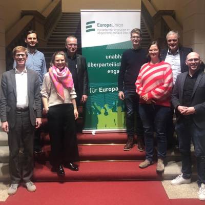 Am 5. M�rz 2024 hatten wir einen sehr fruchtbaren und selbstkritischen Austausch mit Prof. Dr. Bj�rn Hacker �ber die Schuldenbremse und die Fiskalpolitik der EU. Mit den Kollegen aus dem Abgeordnetenhaus und unseren Landesvorsitzenden der Europa-Union Berlin ist es gut, dass wir �ber europ�ische Ideen im Gespr�ch bleiben und uns �ber die nationalen Grenzen hinweg damit besch�ftigen.