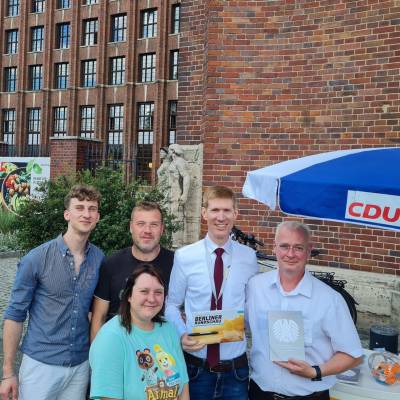 Am 9. Juli 2024 gab es Sonne, eine richtig gute Berliner Rundschau (das Magazin der CDU Berlin), gute Stimmung und gute Gespr�che in Mariendorf.
