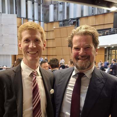 Am 26. September 2024 kndigten Ver.di und die GEW Berlin einen unbefristeten Streik in den Kita-Eigenbetrieben des Landes Berlin ab Montag, dem 30. September 2024, an, was fast 28.000 Kinder in 282 Kindergrten betrifft.

Daher hat die CDU fr die heutige aktuelle Stunde das Thema 