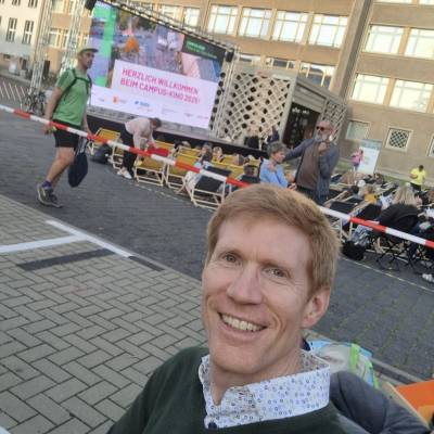 Am 5. August 2025 nahm ich an einer eindrucksvollen F�hrung im Stasimuseum ?Im Dienst und unter Beobachtung. Frauen und die Staatssicherheit? teil. Anschlie�end wurde der Dokumentarfilm ?Die Unbeugsamen 2 ? Guten Morgen, ihr Sch�nen!? auf dem Hof der Stasi-Zentrale gezeigt, veranstaltet von Aufarbeitung Berlin, Havemann-Gesellschaft, Bundesarchiv und Stasimuseum. Herzlichen Dank f�r den informativen Nachmittag und Abend!