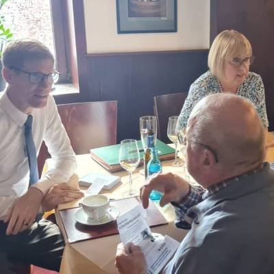 Am 27. August 2025 war ich zu Gast bei der Senioren-Union Tempelhof-Sch�neberg in Mariendorf zum Austausch �ber Familien- und Bildungspolitik. Im Gespr�ch ging es unter anderem um das Kitachancenjahr, gute Bildung in Kinderg�rten und Kindertagespflegestellen, mehr Erzieherinnen und Erzieher sowie mehr Personal in besonders herausfordernden Kiezen. Au�erdem wurde die Bedeutung von Sprache als Schl�ssel zur Welt betont.

Vielen Dank an Ralf Olschewski f�r die Einladung und an alle Teilnehmenden f�r den engagierten Austausch.