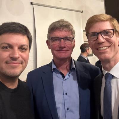 Am 15. Oktober informierten die Berliner B�derbetriebe im Vereinsheim des BSV Friesen 1895 �ber die Sanierung des Kombibades Mariendorf. Finanzierung und Bauantrag sind gesichert, die Bauma�nahmen starten n�chstes Jahr, inklusive eines neuen Babyschwimmbeckens ? ein Gewinn f�r die Kleinsten und ihre Familien.