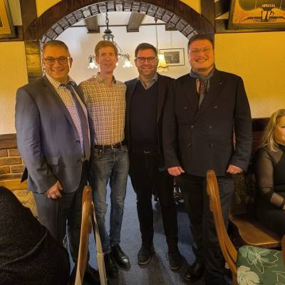 Am 14. Dezember feierte die CDU Neu-Tempelhof ihre Weihnachtsfeier mit leckerem Essen und zahlreichen Mitgliedern, darunter die Bezirksverordneten Guido Pschollkowski, Daniel Dittmar und mein Kollege Frank Luhmann. Ein sch�ner Abschluss f�r den dritten Advent.